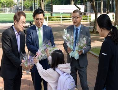 한국농수산식품유통공사, 서울시 교육청과 '반려꽃 생활화 캠페인' 진행
